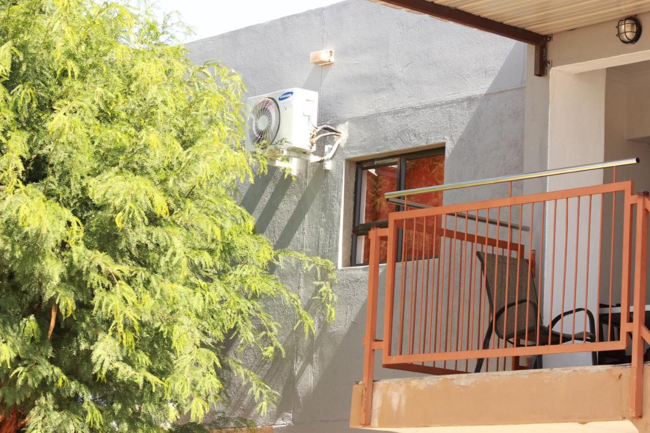 Pandeinge Hotel Windhoek Luaran gambar