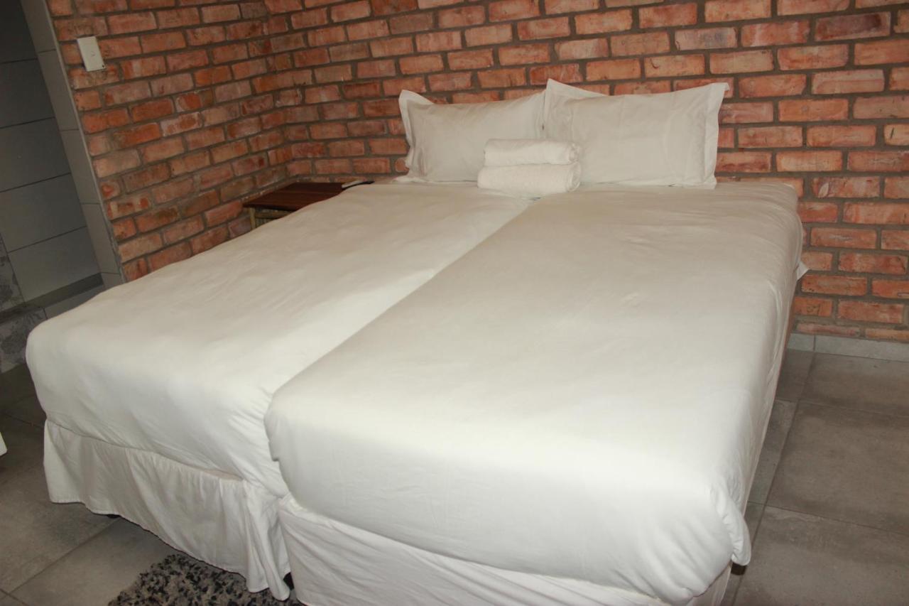 Pandeinge Hotel Windhoek Luaran gambar
