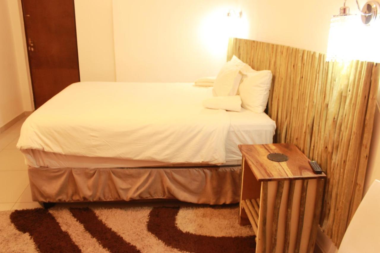 Pandeinge Hotel Windhoek Luaran gambar